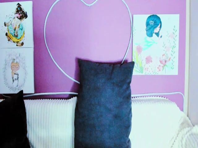 Live sex webcam photo for Lilly_Shine #257426210