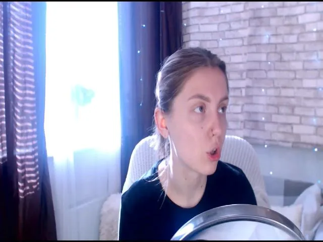 Live sex webcam photo for CumMeaRiver #256609235