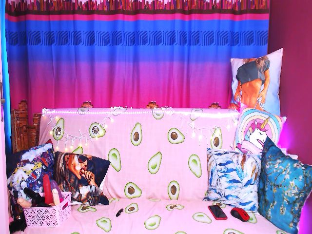 Live sex webcam photo for Lolly_Goddess #256260165