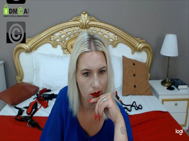 Live sex webcam photo for VanessaVega26 #264118139