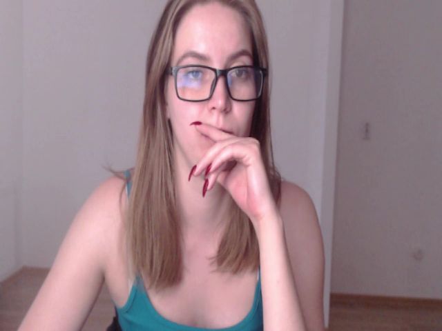 Live sex webcam photo for ALESSA_MOON #253283294