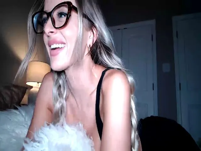Live sex webcam photo for Brookebaby_ #263063764