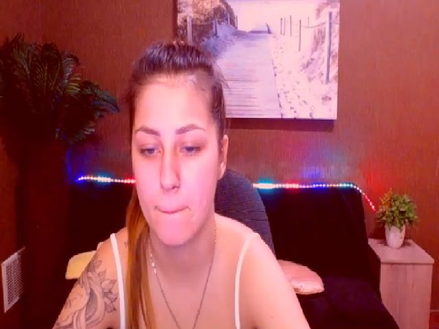 Live sex webcam photo for MsDream_ #255857298