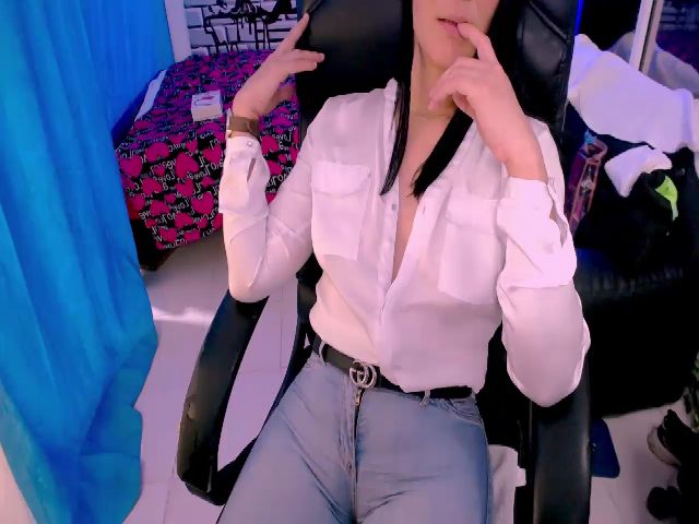 Live sex webcam photo for Sashabreck #287859728