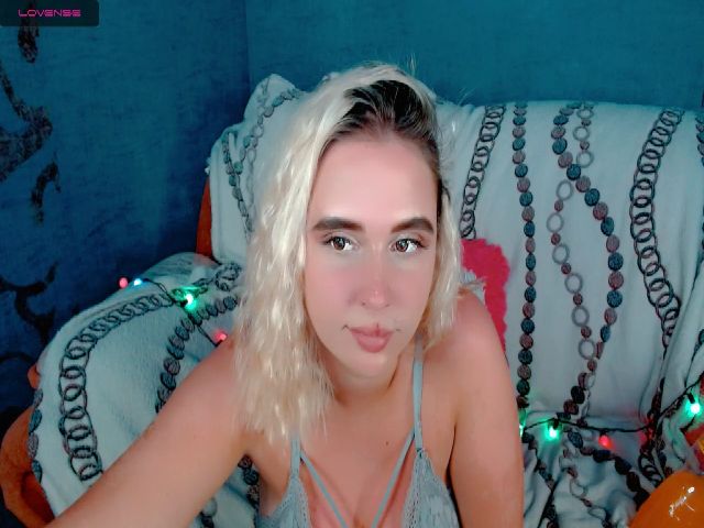 Live sex webcam photo for LindaRichXX #258621633