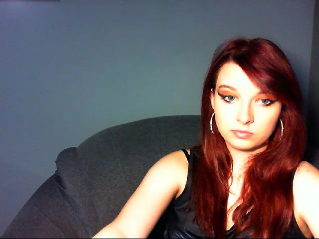 Live sex webcam photo for VirginLuna18 #263179960