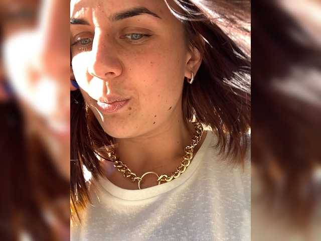 Live sex webcam photo for HannaMils #254469246