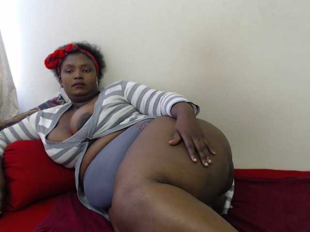 Live sex webcam photo for CurvyDimples #241274724