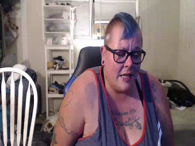 Live sex webcam photo for PunkChick420 #262998462