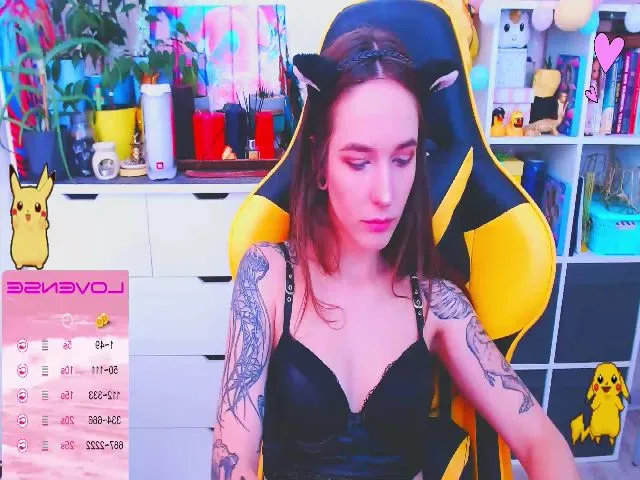 Live sex webcam photo for JinjerMoon #260568310