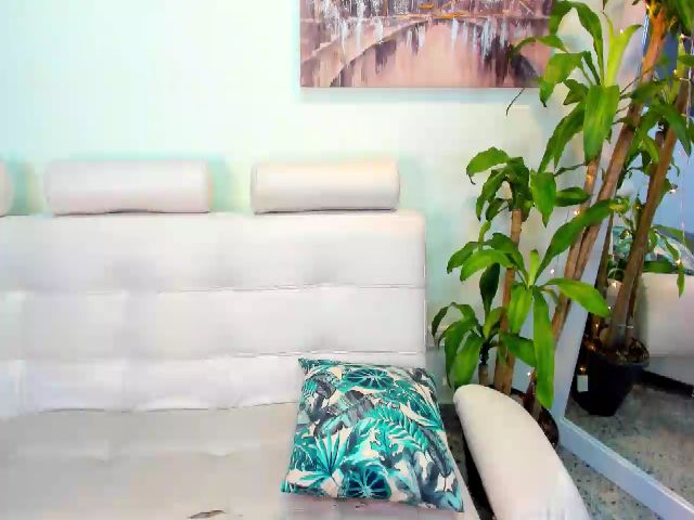 Live sex webcam photo for Eva_Watson #252285595