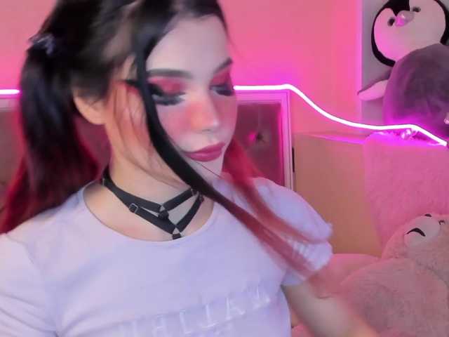 Live sex webcam photo for sweetbutty- #249786537