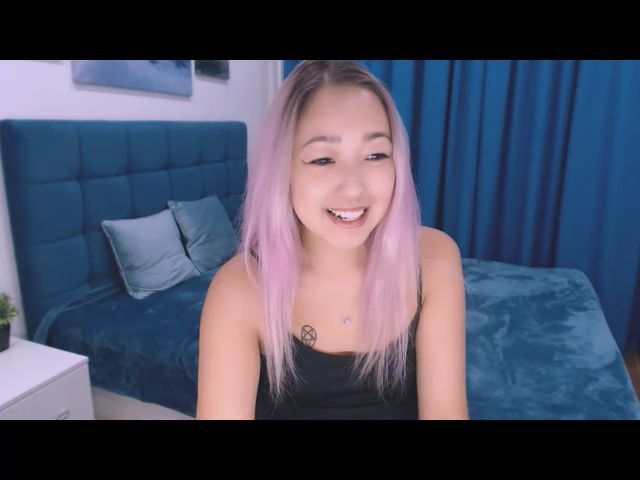 Live sex webcam photo for ArinaTigress #253372377