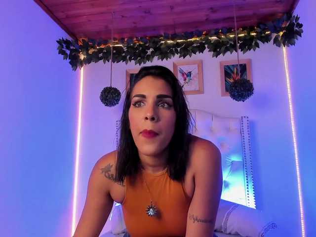 Live sex webcam photo for CrystalSmith #241007613