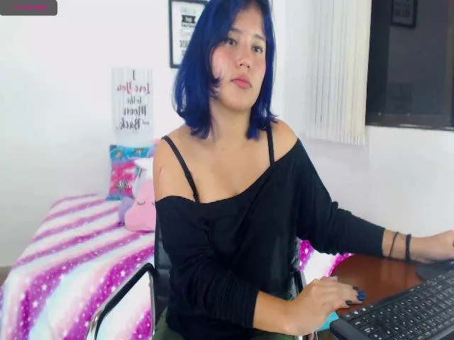 Live sex webcam photo for Emily_2016 #260556523