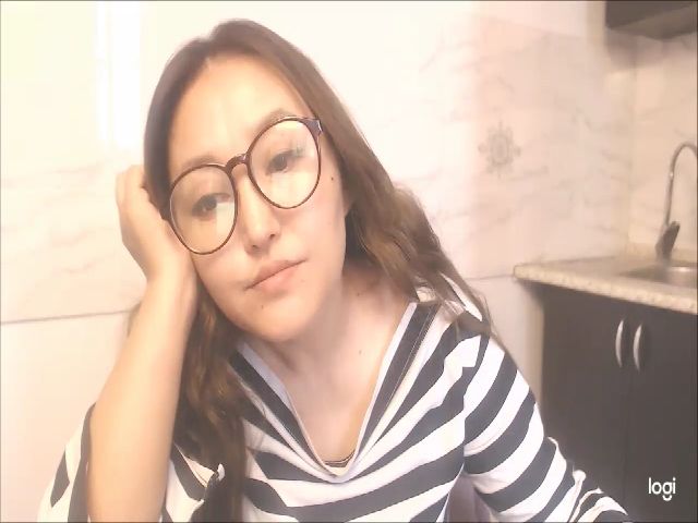 Live sex webcam photo for HrnyTeacher #253999291