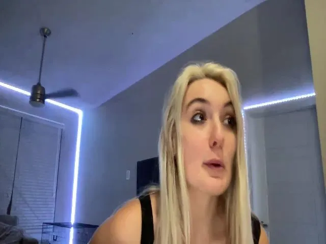 Live sex webcam photo for Sammy_gray #265467724