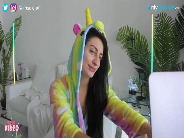 Live sex webcam photo for Selerah #260803380