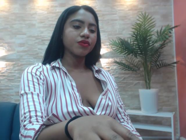 Live sex webcam photo for Saray22xx #262335998