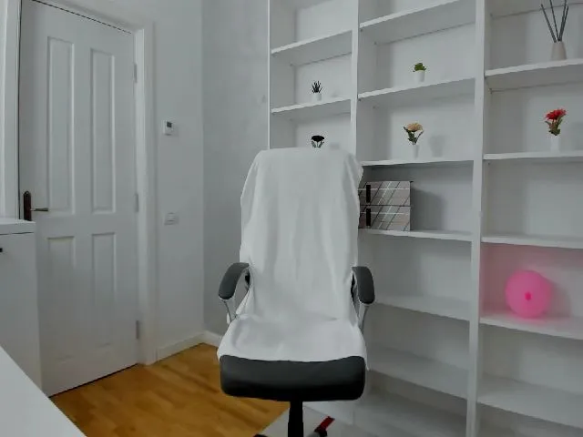 Live sex webcam photo for VanessaCroft #259796695