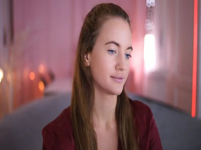 Live sex webcam photo for PlsDontellMom #264890195