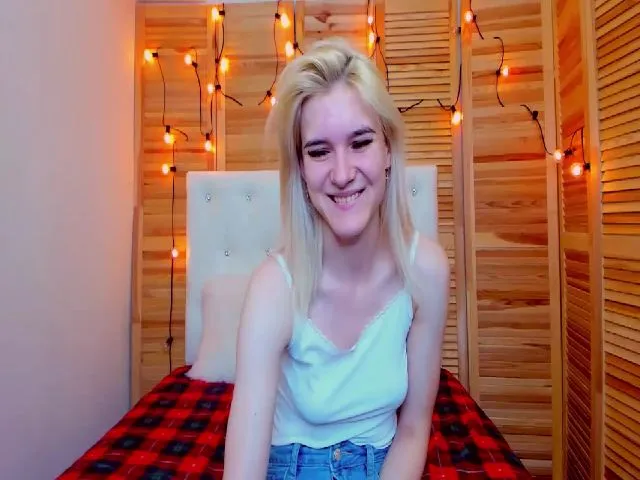 Live sex webcam photo for MarliTes #257275619