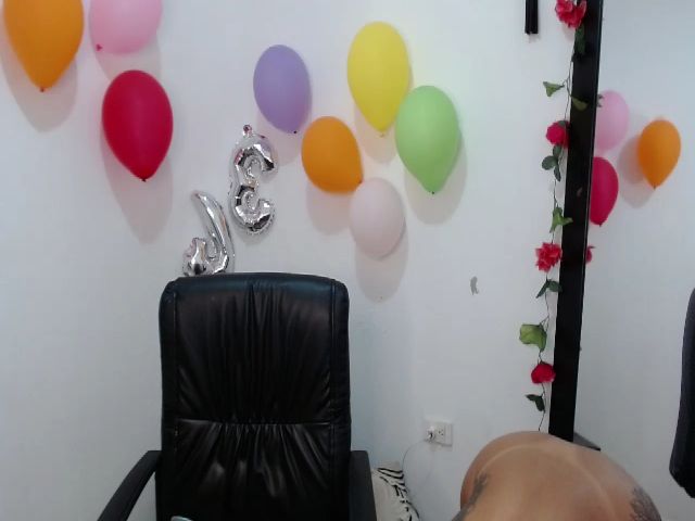 Live sex webcam photo for ViK_Chicas #256238186