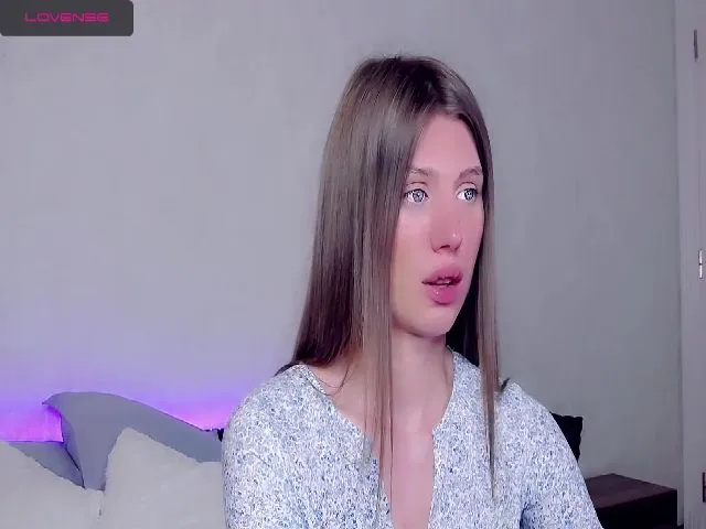 Live sex webcam photo for MalisaRobbyy #258628548