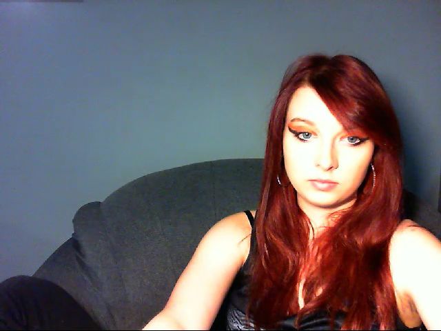 Live sex webcam photo for VirginLuna18 #263220052