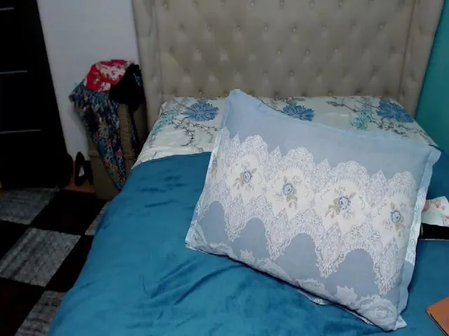 Live sex webcam photo for LEXY_SUN #257181324