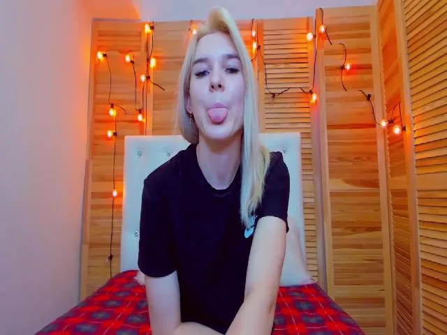 Live sex webcam photo for MarliTes #252971763