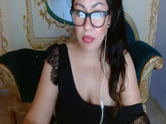 Live sex webcam photo for Milf_horny #253744674