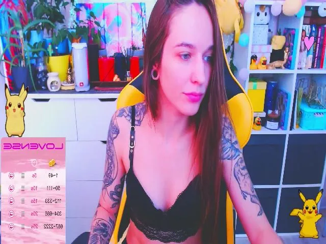 Live sex webcam photo for JinjerMoon #260536305