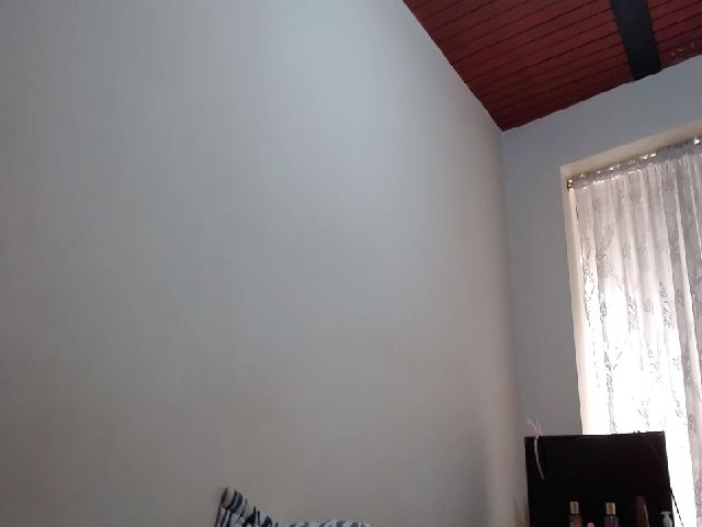 Live sex webcam photo for LaraSmiith_ #263097136