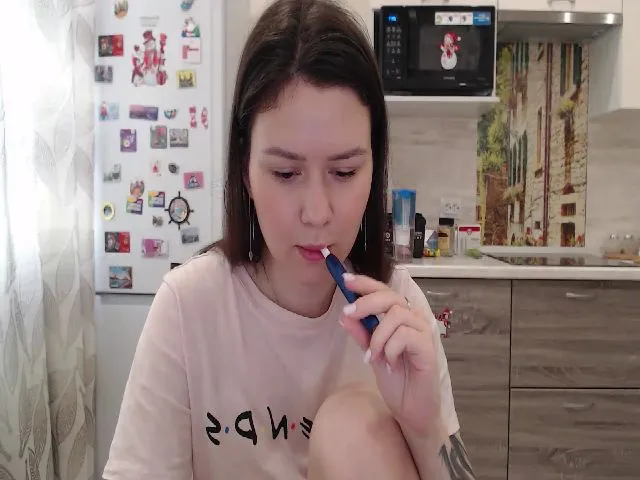 Live sex webcam photo for WonderXGirlXX #258049044