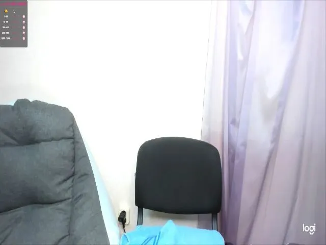 Live sex webcam photo for SarahSmiths #253571894