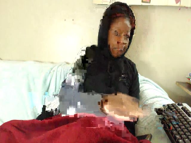 Live sex webcam photo for KissMoline #258558786