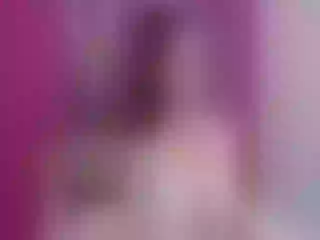 Live sex webcam photo for BustyxxHelen #255826678