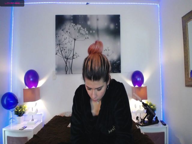 Live sex webcam photo for NicolSaenz #262767123