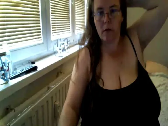 Live sex webcam photo for Bigmegi #255285258