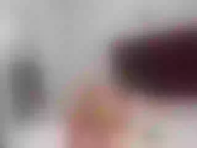 Live sex webcam photo for LittleRed2u #264004031