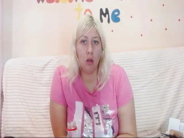 Live sex webcam photo for Kylie_Pag #257995418