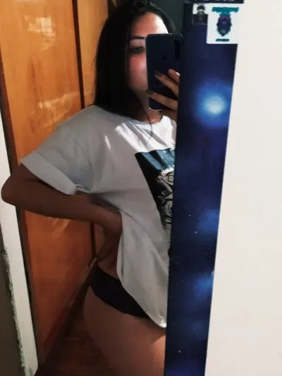 Live sex webcam photo for lunamillerfox #241622792