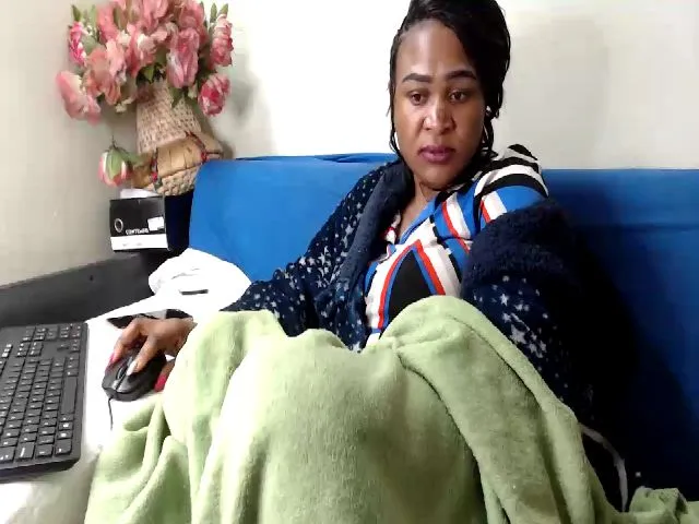 Live sex webcam photo for AngelEbony21 #257274119