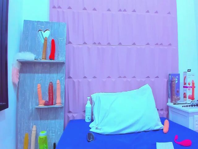 Live sex webcam photo for Cristal_West #263896763