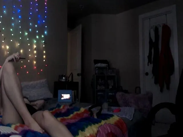 Live sex webcam photo for SalaciousKit #253166702