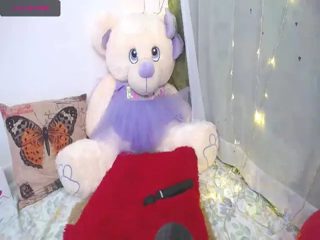 Live sex webcam photo for loli_love19 #257149692