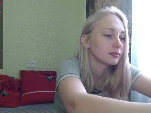 Live sex webcam photo for Sladkie002 #241405282