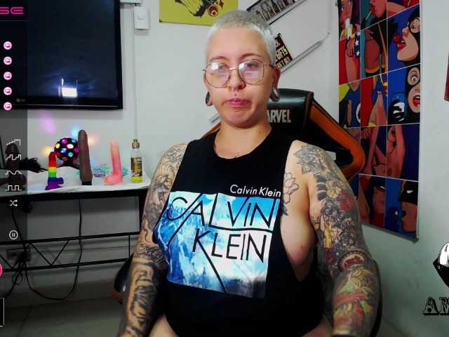 Live sex webcam photo for amy-ink #244975499
