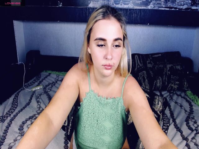 Live sex webcam photo for LindaRichXX #259233935